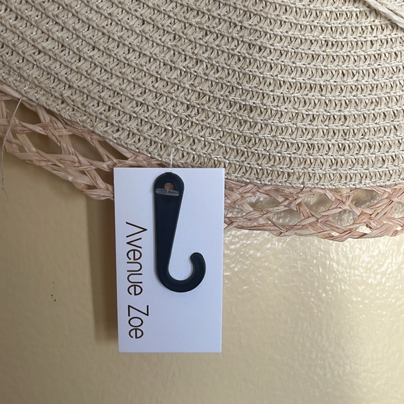 Avenue Zoe beach hat one size color cream very stylish big to cover - Picture 3 of 4